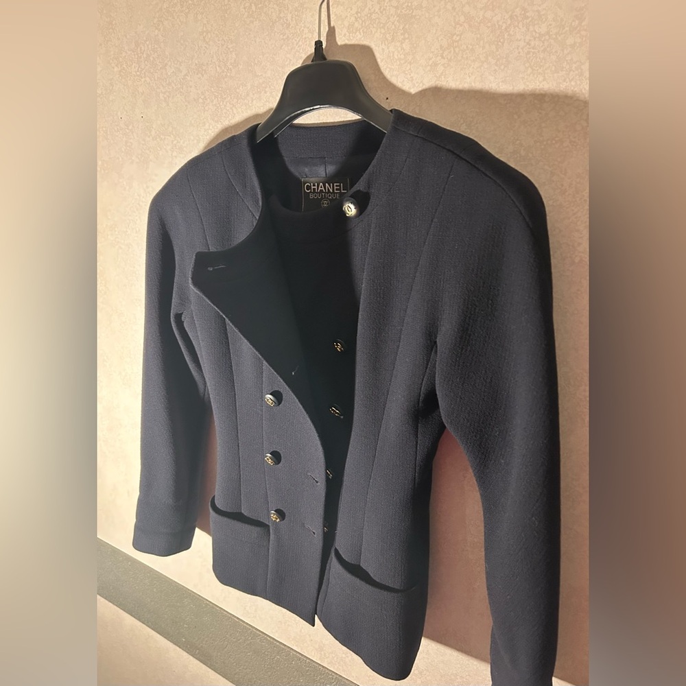 CHANEL 1991 Collection 25 100% Wool Blazer w/ Silk Lining - Authentic - Picture 6 of 11